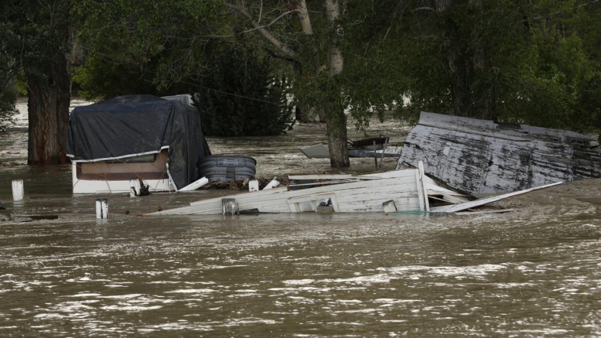 Hochwasser &uuml;berflutet Grundst&uuml;cke entlang des Clarks Fork Yellowstone River in der N&auml;he von Bridger im US-Bundesstaat Montana. (Foto)