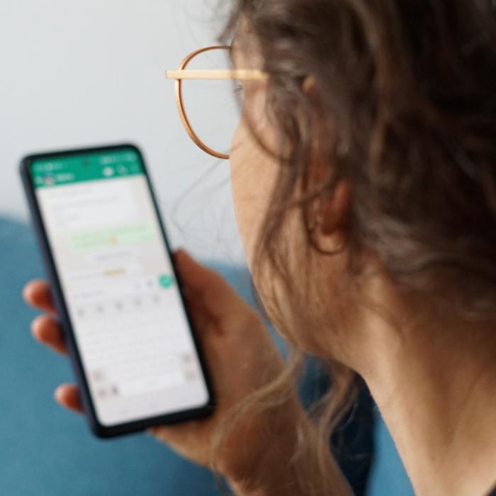 WhatsApp warnt vor einer möglichen Sicherheitslücke aufgrund eines Bugs.