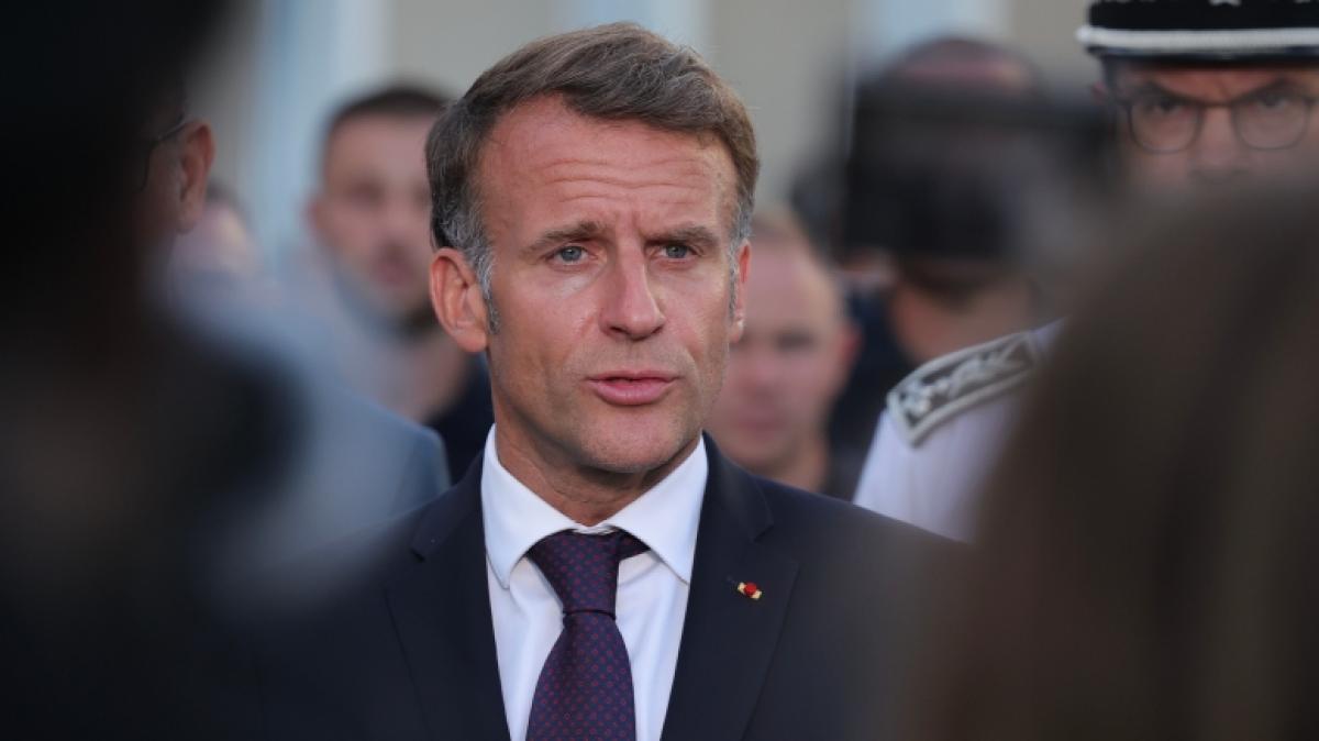 Emmanuel Macron hat mit seinen unfreiwilligen Urlaubsbildern f&uuml;r Schlagzeilen gesorgt. (Foto)