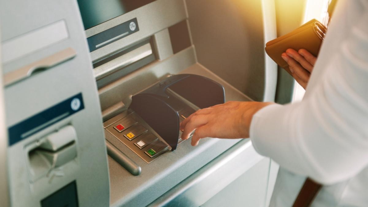 Die Verbraucherzentrale warnt derzeit vor mehreren Betrugsmaschen, die es auf die Daten von Bankkunden abgesehen haben. (Foto)