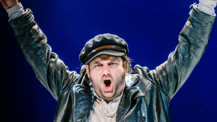 Adam Bousdoukos ist Schauspieler, Theatermensch und Familienvater.