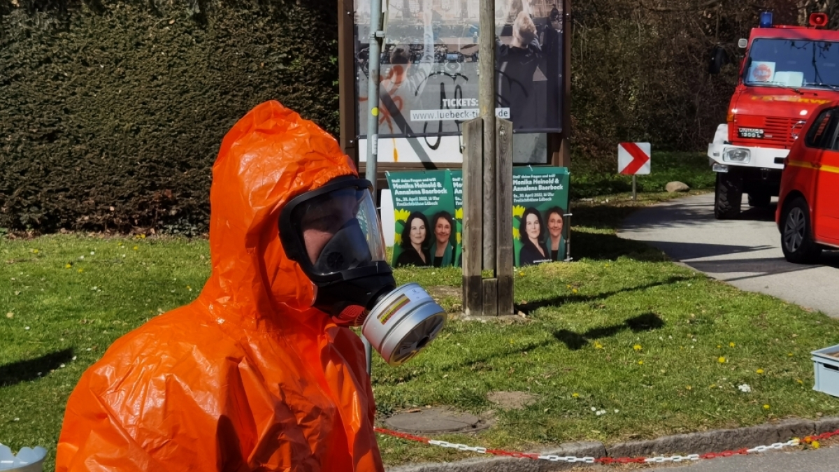 Unbekannte haben vor einer Wahlkampfveranstaltung der Gr&uuml;nen Butters&auml;ure verspr&uuml;ht. (Foto)