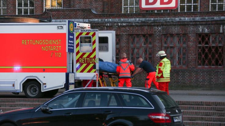 Bei einer Messerattacke in Flensburg wurden zwei Menschen verletzt.