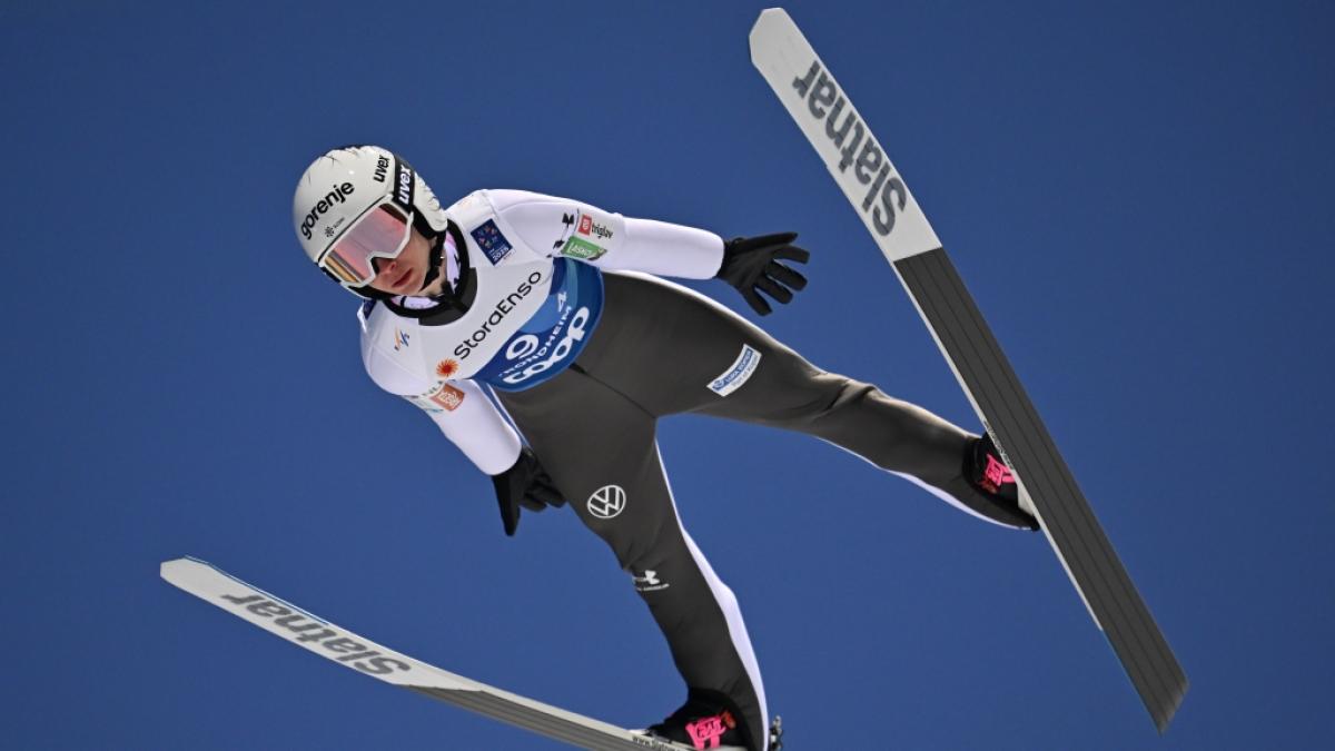 Die Slowenin&nbsp;Nika Prevc aus Slowenien gewinnt in Lahti. (Foto)