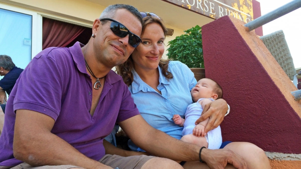 Zara Kosanke, Ehemann Georgios und Baby Lia. (Foto)
