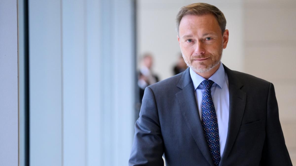 Finanzminister Christian Lindner rechnet mit&nbsp;Mehreinnahmen durch Steuern. (Foto)