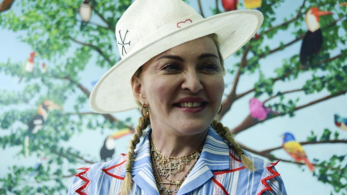 Der Hut steht ihr gut: Madonna (63) kann auch seri&ouml;ser, als Instagram-Feed vermuten l&auml;sst. (Foto)