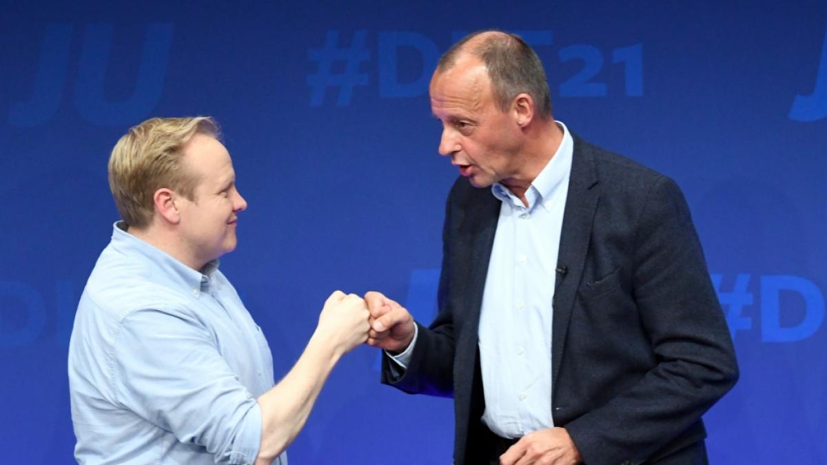 Bundeskanzler Friedrich Merz (r.) wurde bei "Maischberger" von seinem Parteikollegen Tilman Kuban (l.) kritisiert. (Foto)