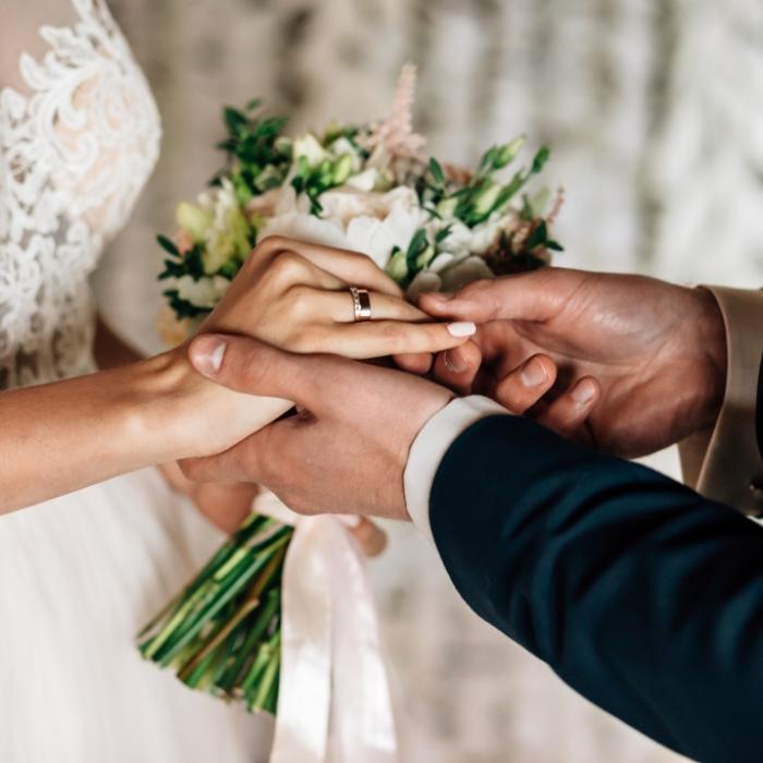Vater entjungfert eigene Tochter! Jetzt wollen sie heiraten