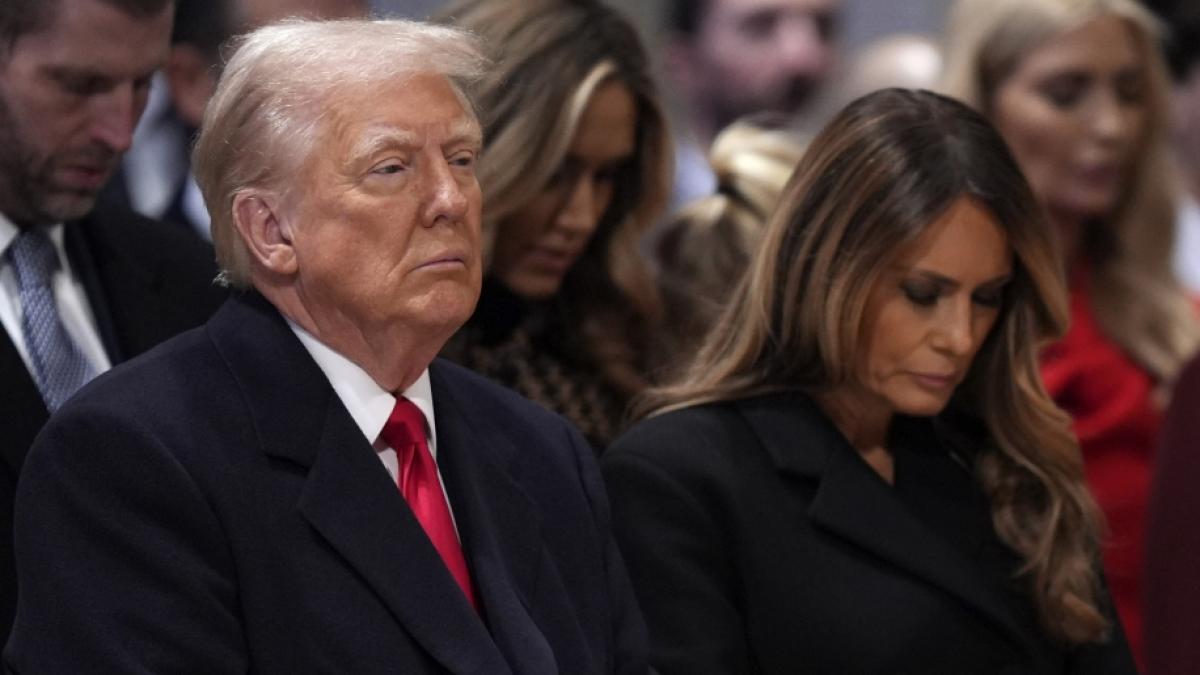 Eine K&ouml;rpersprache-Expertin hat das Verhalten von Melania Trump analysiert. (Foto)