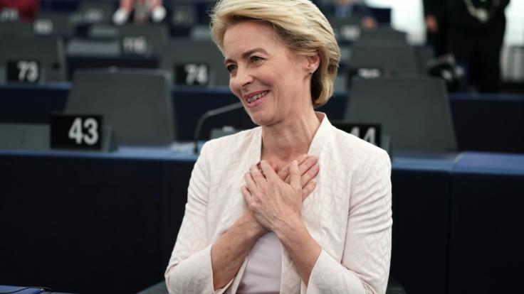 Ursula von der Leyen ist mit knapper Mehrheit zur neuen EU-Kommissionspräsidentin gewählt worden.