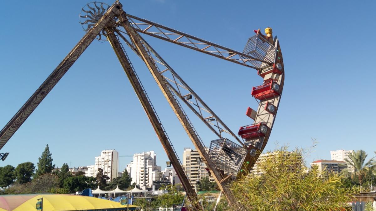 Die Besucher des brasilianischen Freizeitparkes kamen bei dem Schiffsschaukel-Unfall nur um Haaresbreite mit leichten Verletzungen davon (Symbolfoto). (Foto)