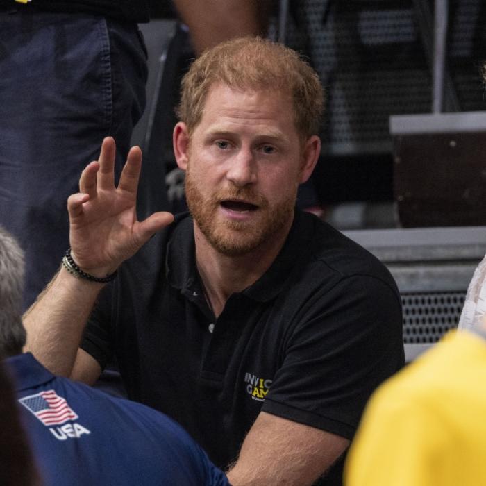 Nicht Meghan Markle! Royal mit unbekannter Schönheit gesichtet