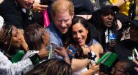 Angesichts der wenig schmeichelhaften Schlagzeilen in den Royals-News dürfte Prinz Harry und Meghan Markle ihr unbeschwertes Lachen vermutlich abhanden gekommen sein.