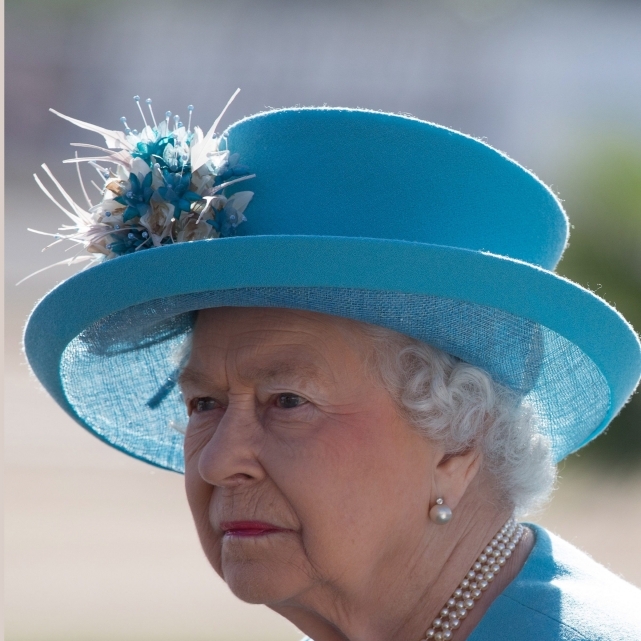Verliert Queen Elizabeth II. jetzt ihre Krone?