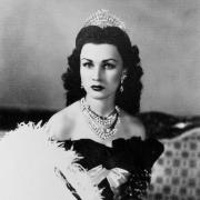 Wegen ihres Aussehens wurde Königin Fausia oft dem Filmstar Vivien Leigh verglichen.