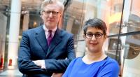Theo Koll und Shakuntala Banerjee zeichnen im ZDF für die Sommerinterviews 2022 verantwortlich.