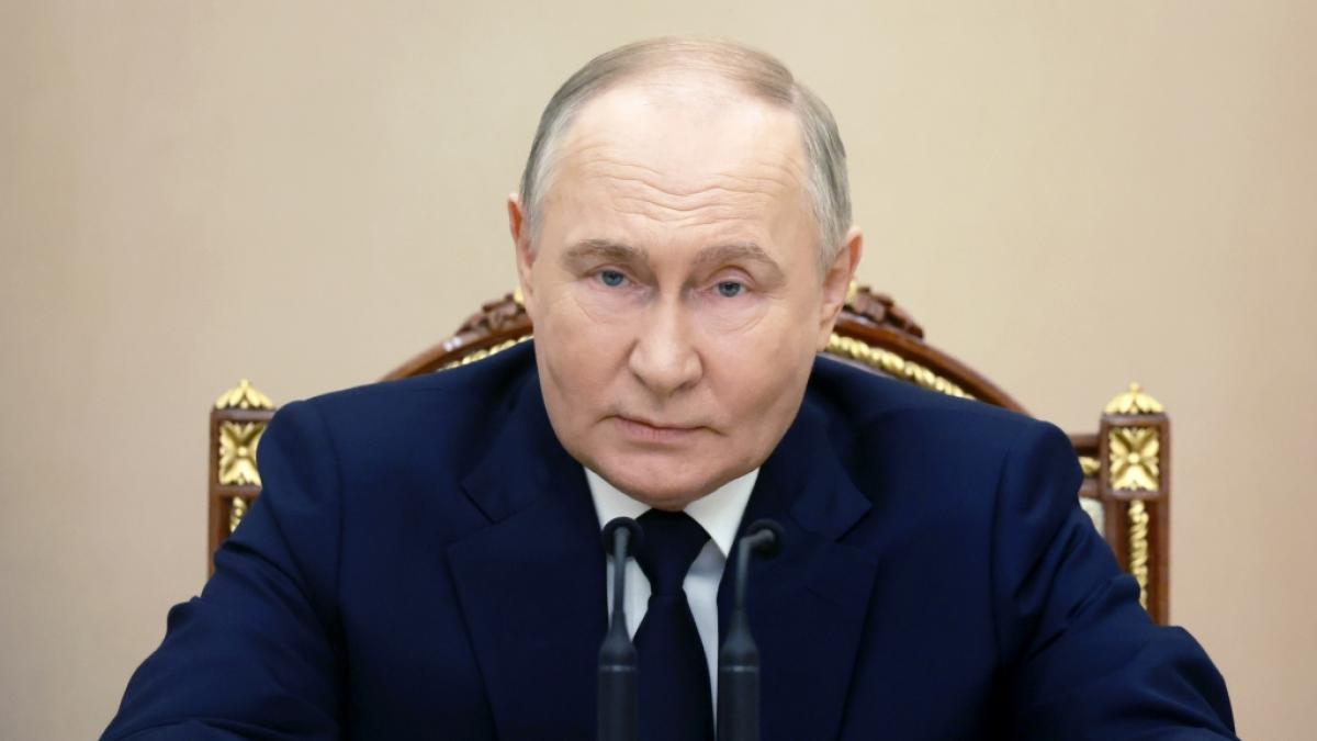 Hat Wladimir Putin ein U-Boot-Problem? Neue Bilder lassen vermuten, dass Putins Kriegsschiffe nicht gerade auf dem neuesten Stand sind. (Foto)