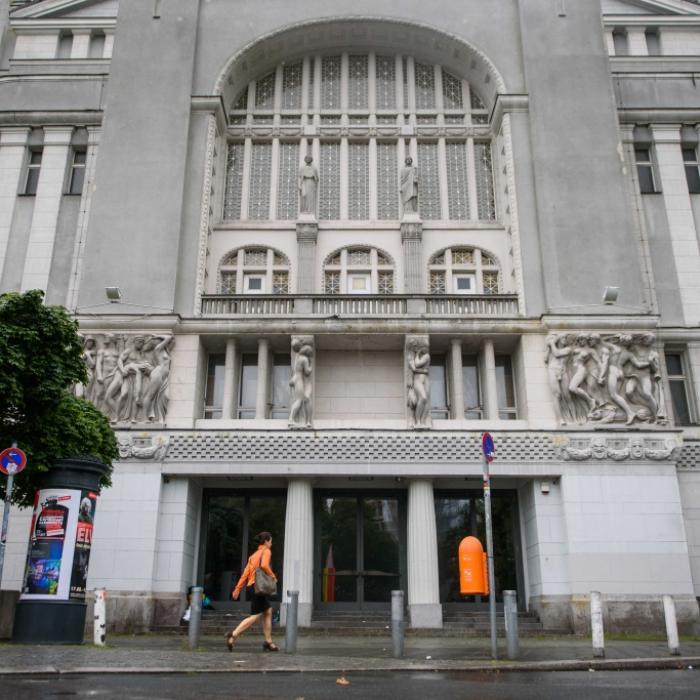 Bewusstlose Partygäste! Notärzte müssen zum Club Metropol anrücken