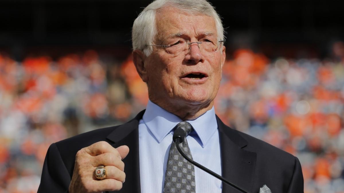 Dan Reeves, der als American-Football-Spieler und -Trainer Sportgeschichte schrieb, ist mit 77 Jahren gestorben. (Foto)