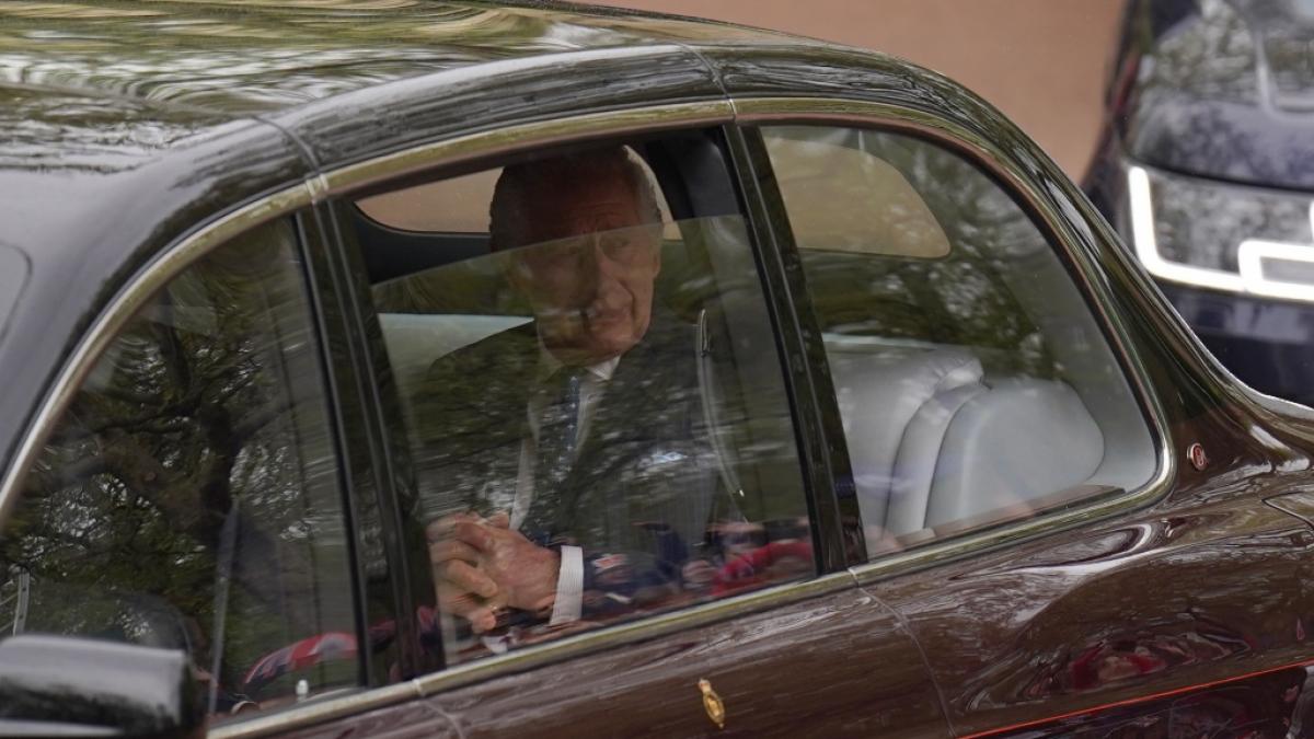 K&ouml;nig Charles III. macht sich auf den Weg zu seiner Kr&ouml;nung in der Westminster Abbey. (Foto)