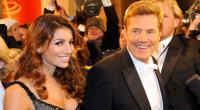 Carina Walz und Dieter Bohlen planschen im Pool auf den Malediven.