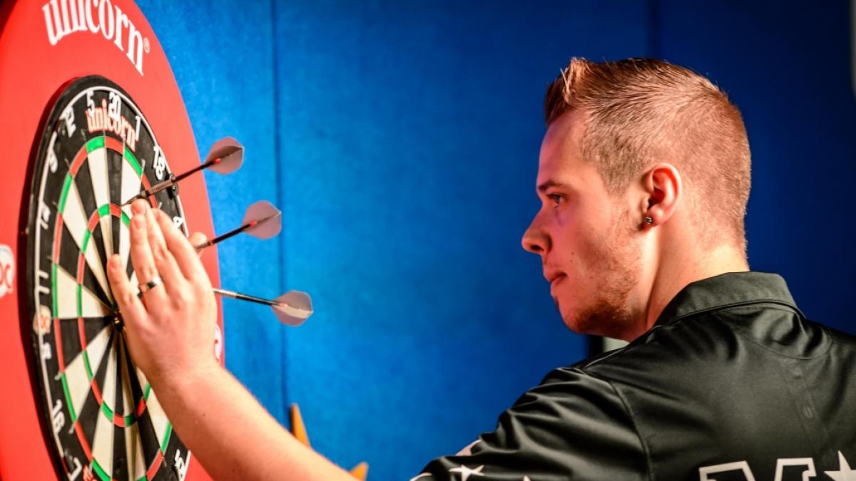 Darts-Ass Max Hopp wird gemeinsam mit Gabriel Clemens beim PDC World Cup 2021 in Jena f&uuml;r das Team Deutschland antreten. (Foto)