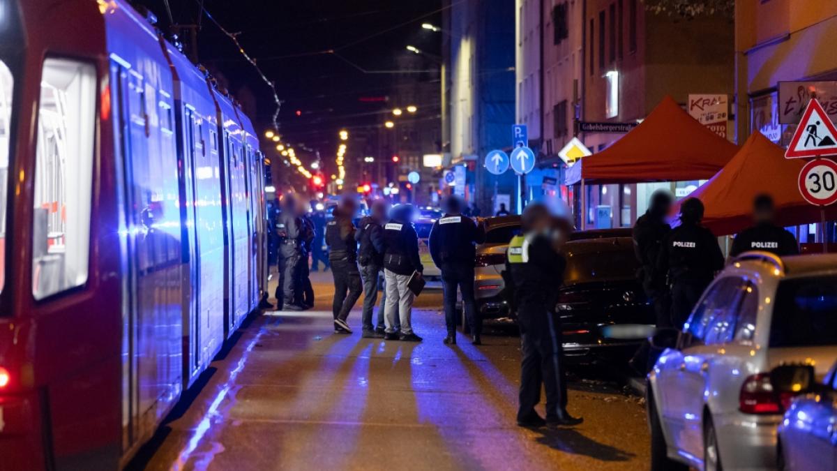 In der N&uuml;rnberger S&uuml;dstadt hat es eine Schie&szlig;erei gegeben. Die Polizei ermittelt. (Foto)
