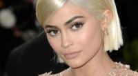 Kylie Jenner verzückt im Badeanzug.