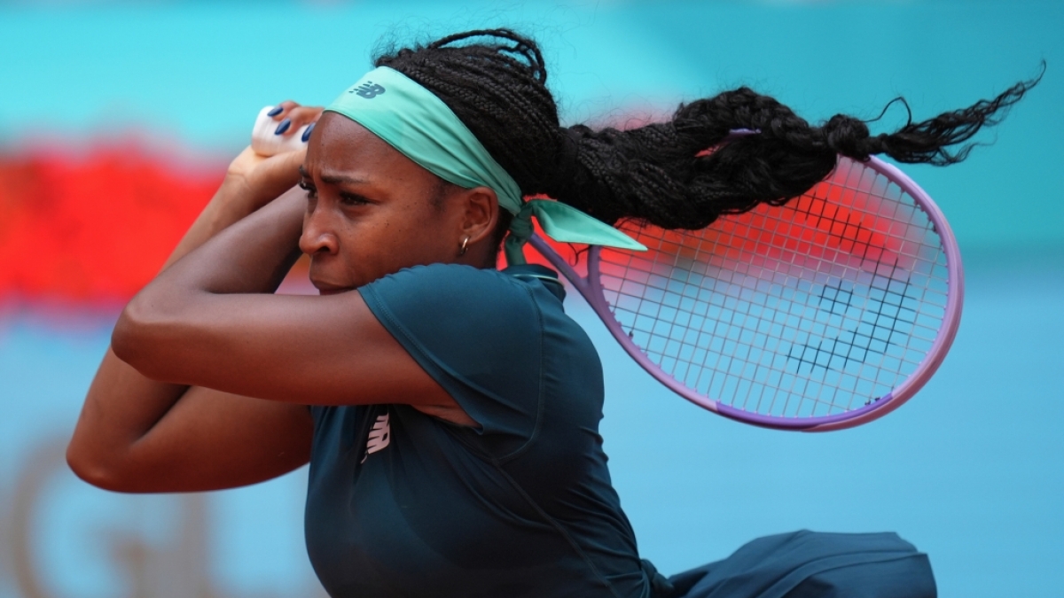 Coco Gauff aus den USA schl&auml;gt den Ball bei den Madrid Open, am 24.04.2026. (Symbolbild) (Foto)