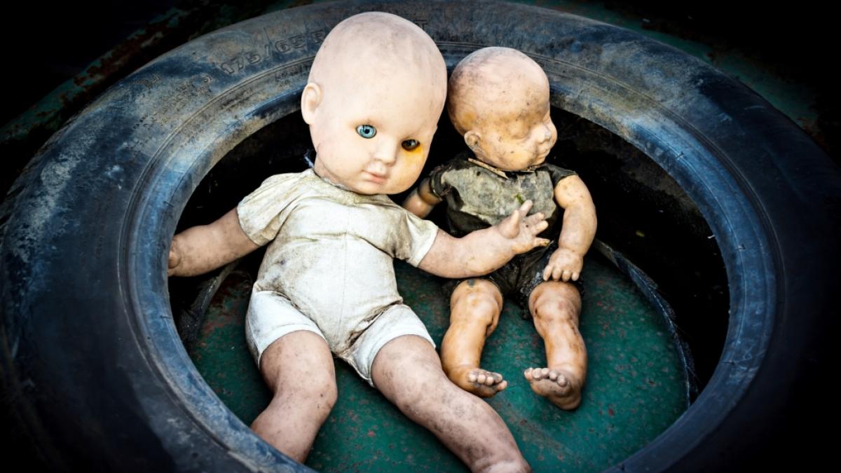 (Symbolbild) Ein P&auml;dophiler hat einer Kindersch&auml;nderin beim Kindesmissbrauch geholfen. (Foto)