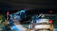 Fotos von der Unfallstelle in Eggenstein-Leopoldshafen zeigen die völlig zerstörten Fahrzeuge.