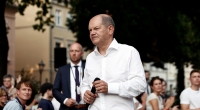 Olaf Scholz wurde bei einer Rede im brandenburgischen Neuruppin von Demonstranten ausgebuht und angebrüllt.