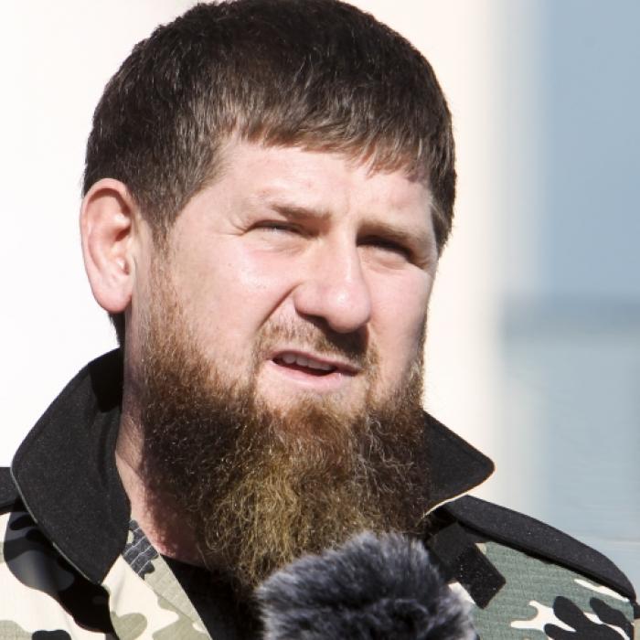 Bis zum Mittag gefallen! Putin-Bluthund droht mit Massaker in Mariupol