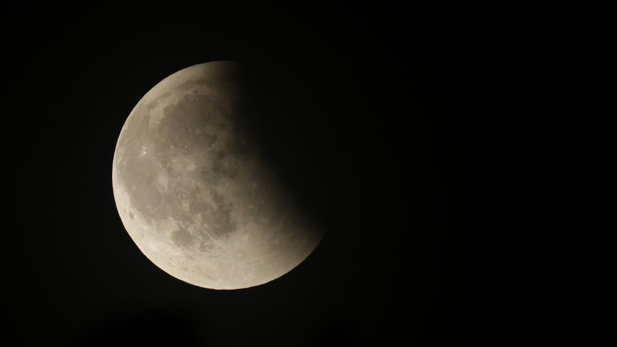 Am Freitag ist eine Mondfinsternis &uuml;ber Deutschland zu sehen. (Foto)