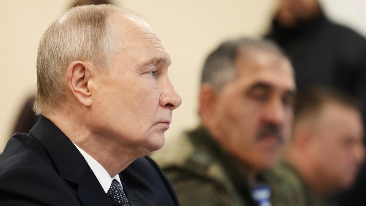 Wladimir Putin l&auml;sst sich im Ukraine-Krieg offenbar auch von kranken und alkoholabh&auml;ngigen Menschen unterst&uuml;tzen. (Foto)