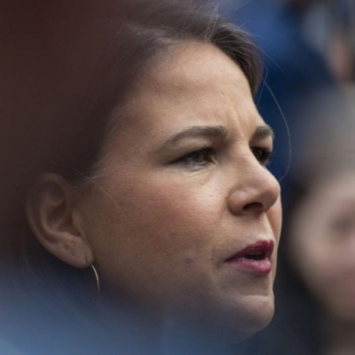 Abartige Morddrohung gegen Annalena Baerbock / Putin-Vertrauter tot aufgefunden / Grippe-Alarm! Experten warnen vor Doppelinfektion