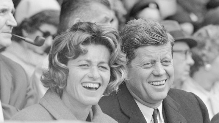 Jean Kennedy Smith mit ihrem Bruder John F. Kennedy im Jahr 1961.