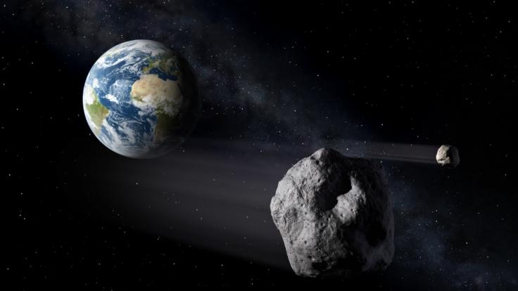 Ein riesiger Asteroid fliegt am Wochenende an der Erde vorbei.