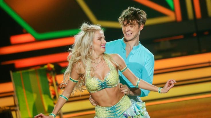 Katja Kalugina - hier mit ihrem Promitanzpartner Roman Lochmann - musste während der