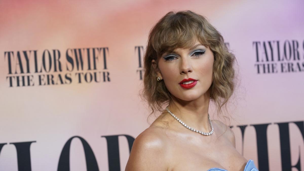 Fans sind davon &uuml;berzeugt, dass Taylor Swift eine Zeitreisende ist! (Foto)