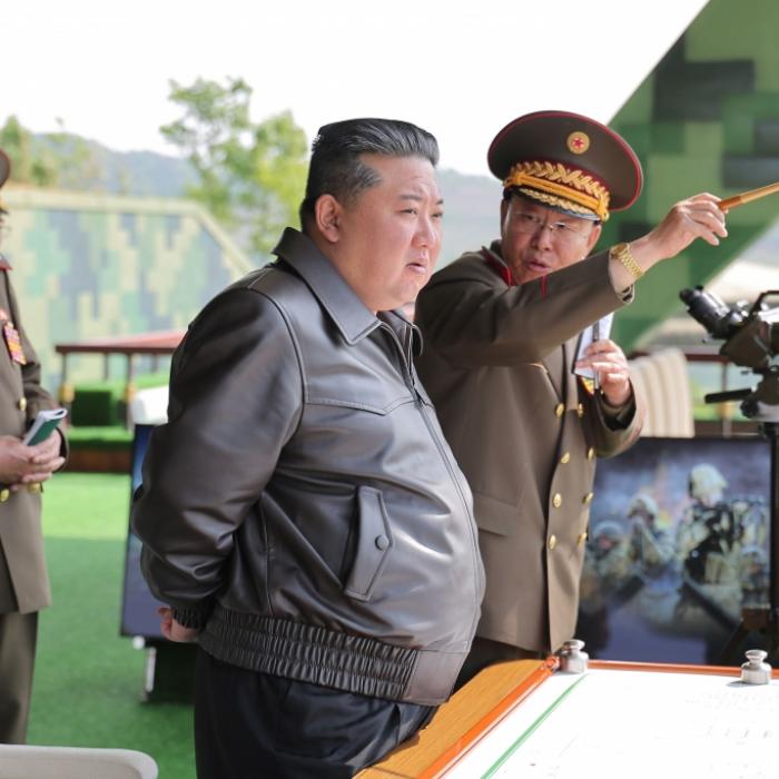 Pannenschiff des Nordkorea-Machhabers nach Stapellauf-Blamage wieder aufgetaucht