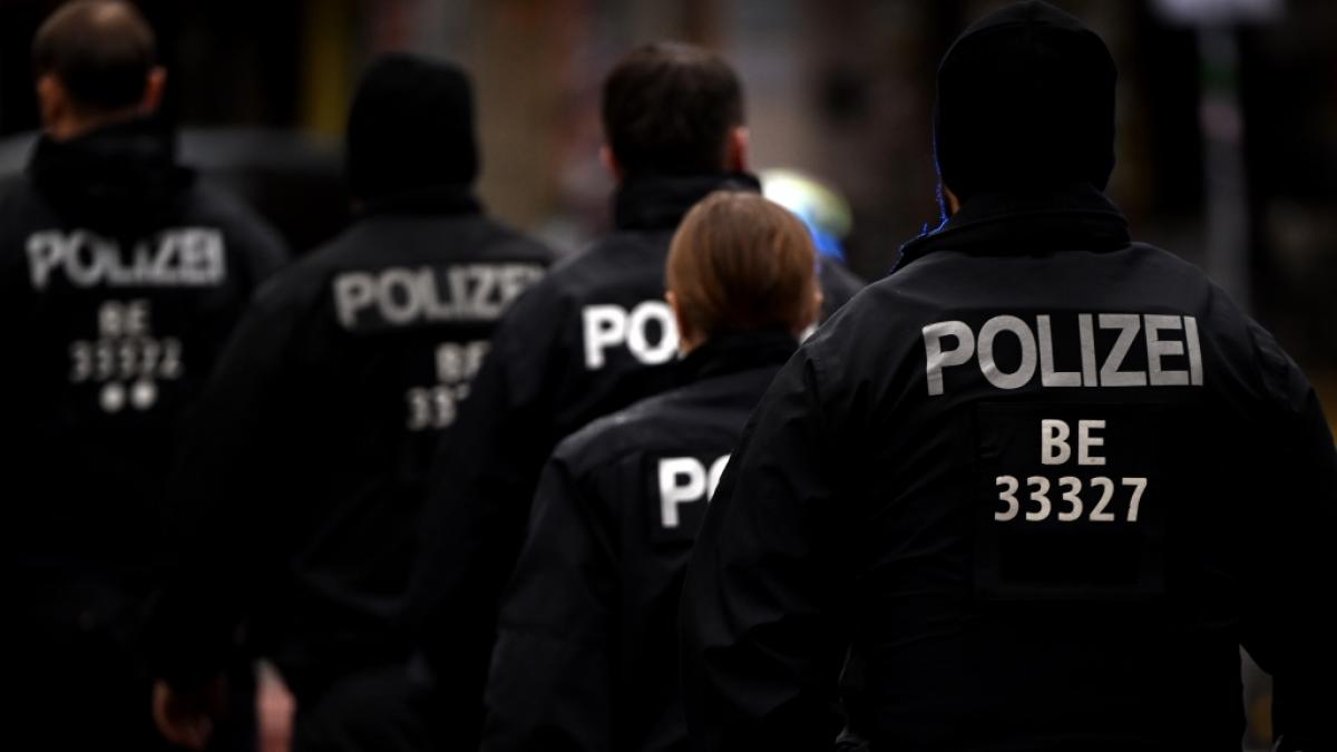 Neben Polizisten sollen auch Senatoren, Studienr&auml;te, Richter und viele andere Beamte einen satten Nachschlag erhalten. (Foto)