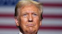 Donald Trump musste seine Rede in Pennsylvania kurzzeitig unterbrechen, nachdem ein Mann plötzlich auf die Bühne gestürmt war.