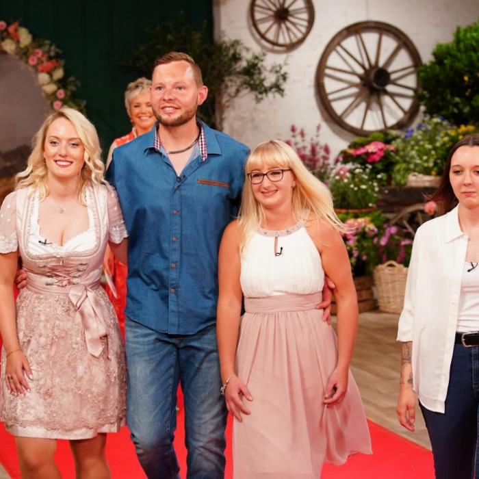 Schnaps-Panne und Tränen-Drama! Der erste Bauer macht sich nass