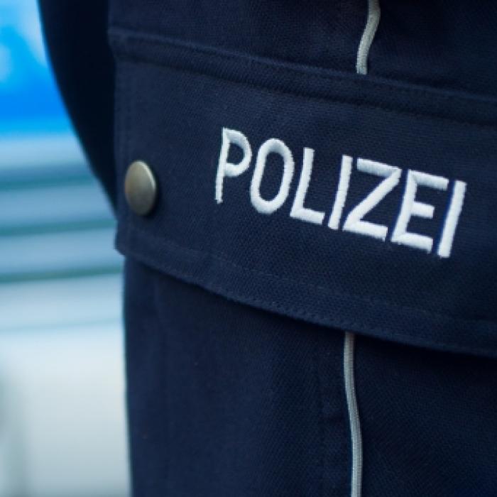 Staatsschutz ermittelt! 16-Jähriger attackierte sie mit Backstein