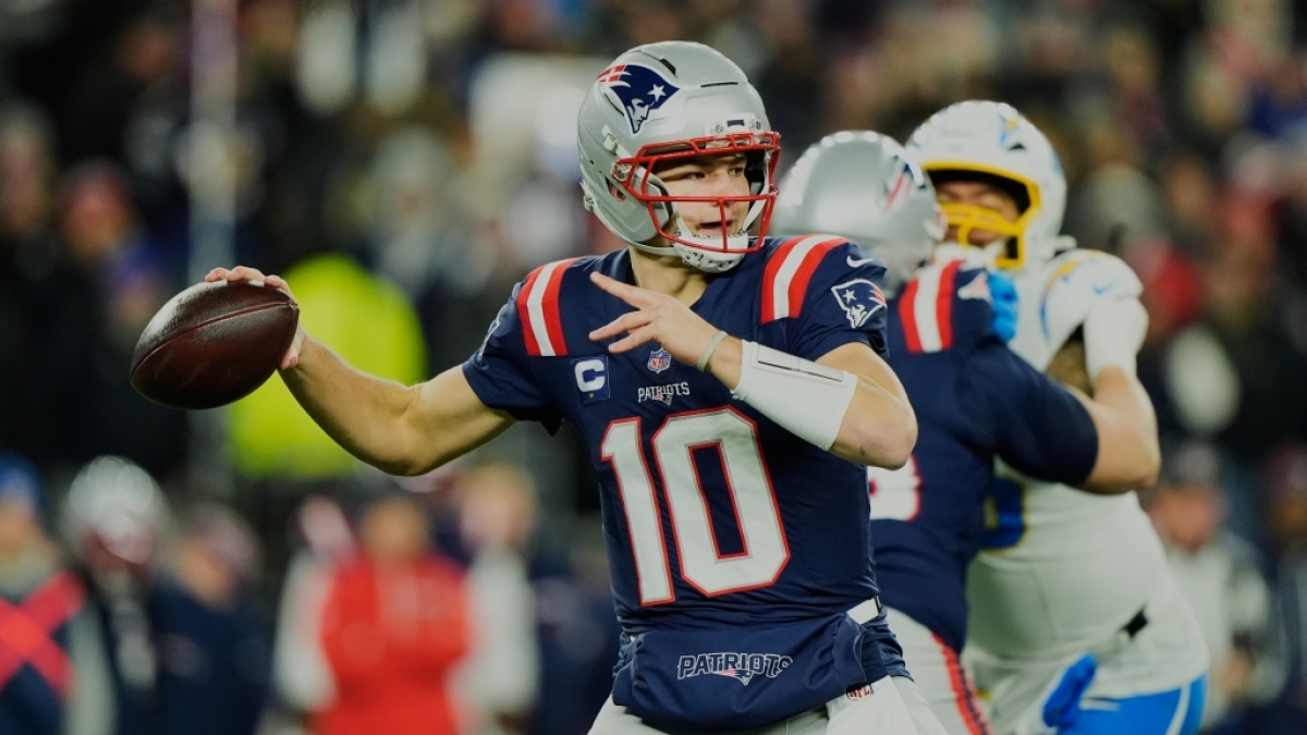 Drake Maye von den New England Patriots wirft den Ball am 11.01.2026. (Symbolbild) (Foto)