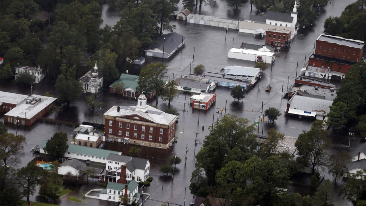 Die Stra&szlig;en von Trenton stehen vollst&auml;ndig unter Wasser. Ex-Hurrikan "Florence" hat an der S&uuml;dostk&uuml;ste der USA f&uuml;r enorme &Uuml;berschwemmungen und Sch&auml;den gesorgt. (Foto)
