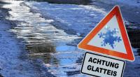 Deutschland wird vom Blitzeis heimgesucht. In mehreren Bundesländern krachte es auf den Straßen.