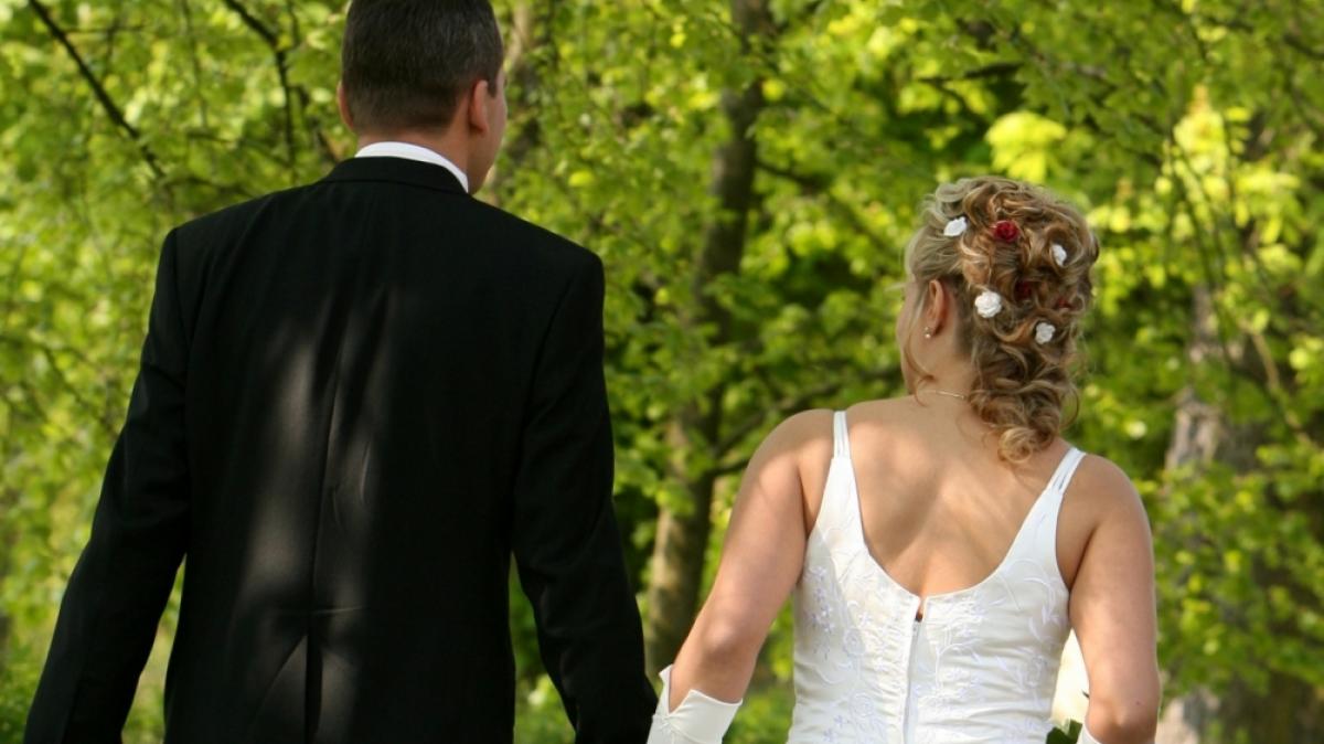 Bei "Hochzeit auf den ersten Blick" geben wildfremde Singles das Ja-Wort - doch bei wem hielt die Liebe, wer ist wieder getrennt? (Foto)